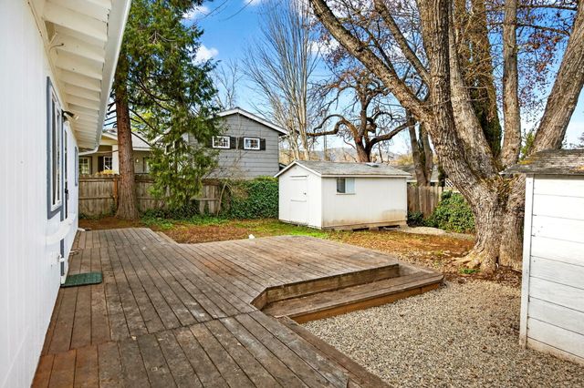 545 E C Street, Jacksonville, OR 97530