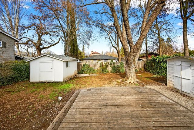 545 E C Street, Jacksonville, OR 97530