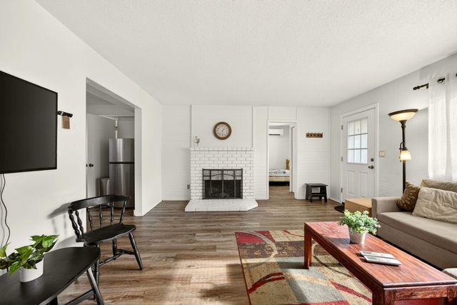 545 E C Street, Jacksonville, OR 97530