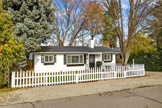 545 E C Street, Jacksonville, OR 97530