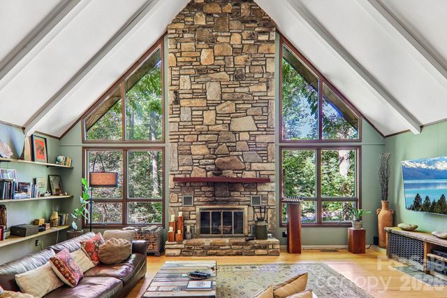 2291 Little River Road, Hendersonville, NC 28739