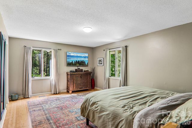 2291 Little River Road, Hendersonville, NC 28739