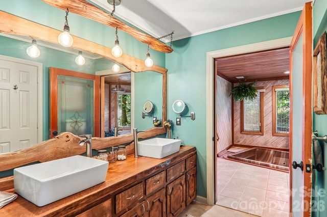 2291 Little River Road, Hendersonville, NC 28739