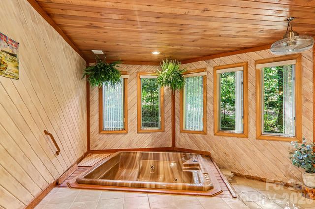 2291 Little River Road, Hendersonville, NC 28739