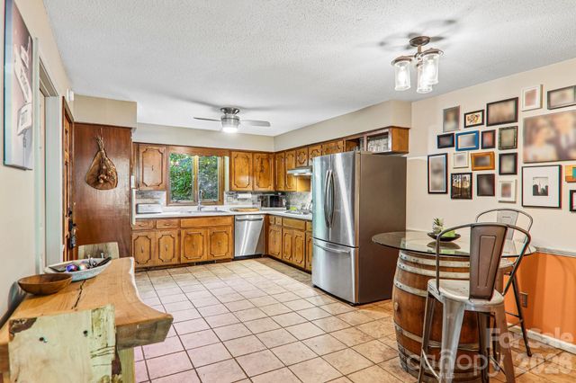 2291 Little River Road, Hendersonville, NC 28739