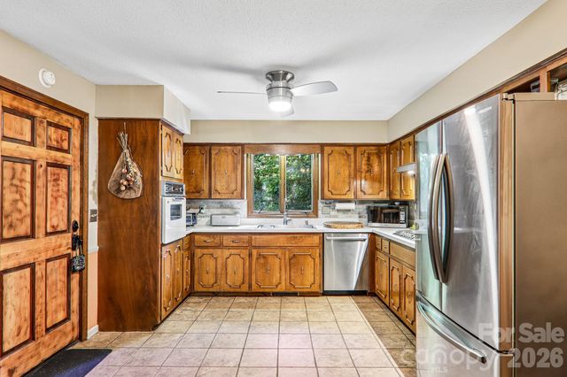2291 Little River Road, Hendersonville, NC 28739