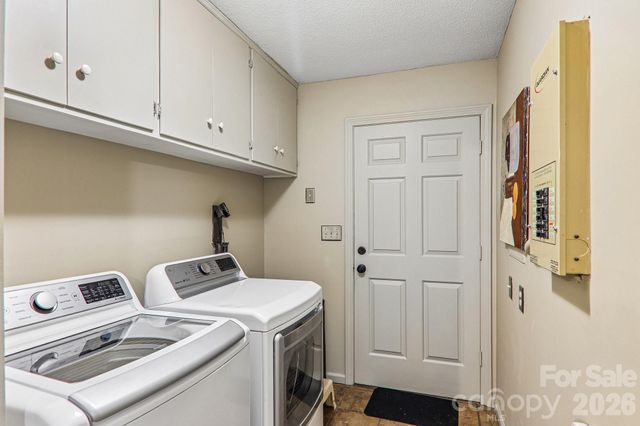 2291 Little River Road, Hendersonville, NC 28739