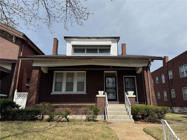 5381 Queens Avenue, St Louis, MO 63115