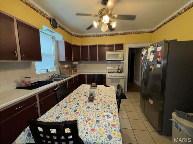 5381 Queens Avenue, St Louis, MO 63115