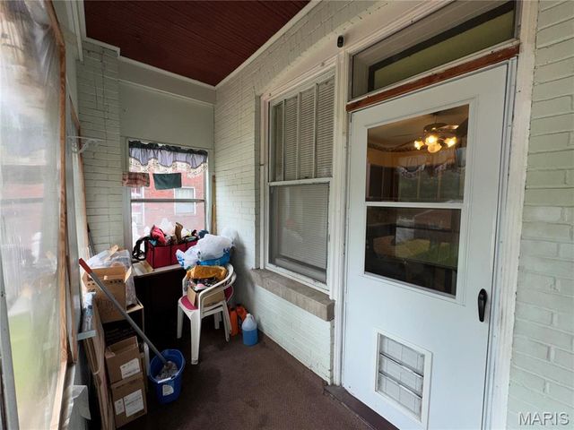 5381 Queens Avenue, St Louis, MO 63115