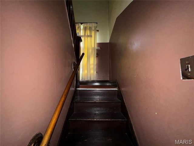 5381 Queens Avenue, St Louis, MO 63115