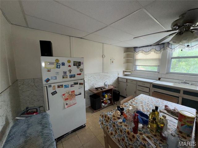 5381 Queens Avenue, St Louis, MO 63115
