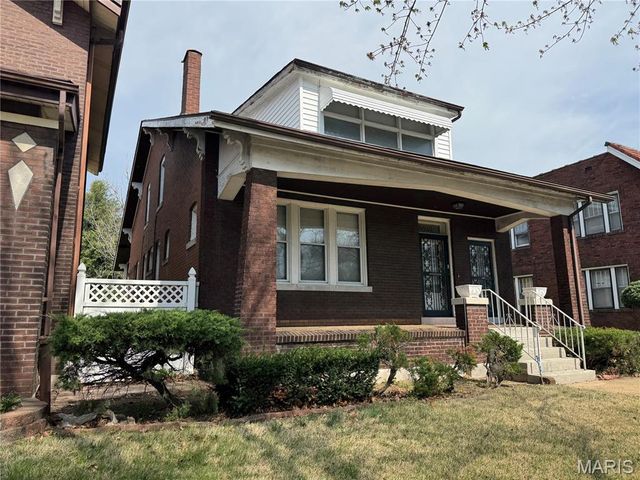 5381 Queens Avenue, St Louis, MO 63115
