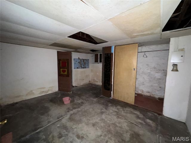 5381 Queens Avenue, St Louis, MO 63115