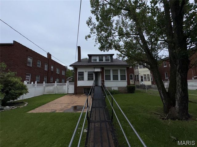 5381 Queens Avenue, St Louis, MO 63115