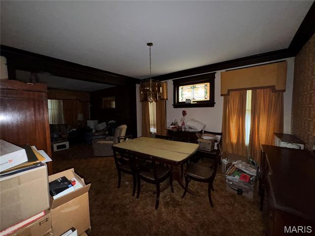 5381 Queens Avenue, St Louis, MO 63115