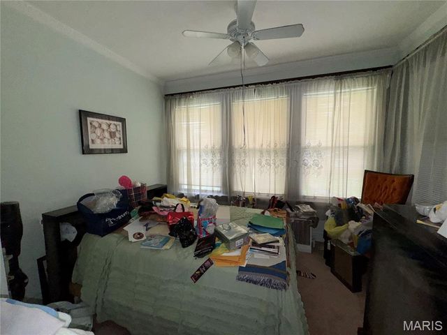 5381 Queens Avenue, St Louis, MO 63115