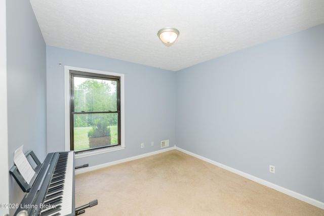 3212 Old Sligo Rd, La Grange, KY 40031