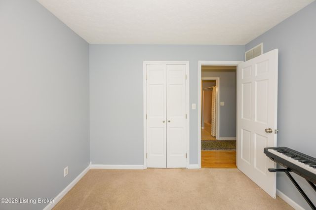 3212 Old Sligo Rd, La Grange, KY 40031