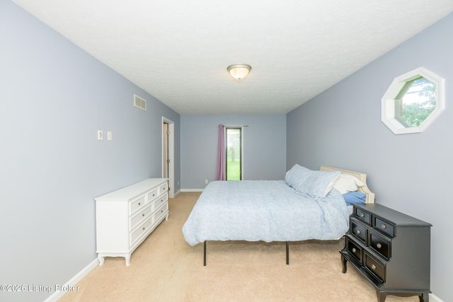 3212 Old Sligo Rd, La Grange, KY 40031