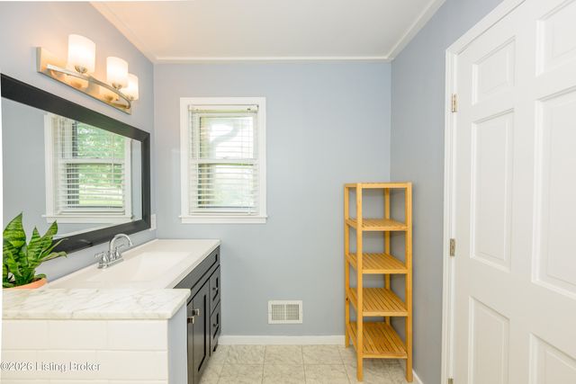 3212 Old Sligo Rd, La Grange, KY 40031