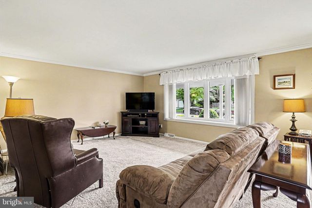 410 CLEARVIEW RD, Hanover, PA 17331