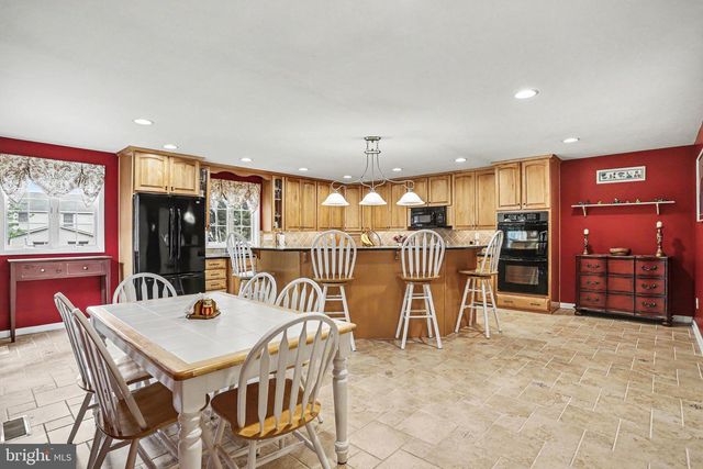 410 CLEARVIEW RD, Hanover, PA 17331