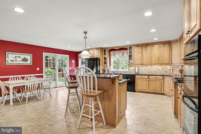 410 CLEARVIEW RD, Hanover, PA 17331