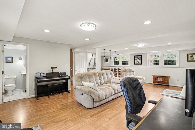 410 CLEARVIEW RD, Hanover, PA 17331