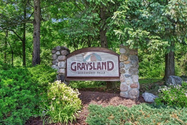W159N4837 Graysland DRIVE, Menomonee Falls, WI 53051