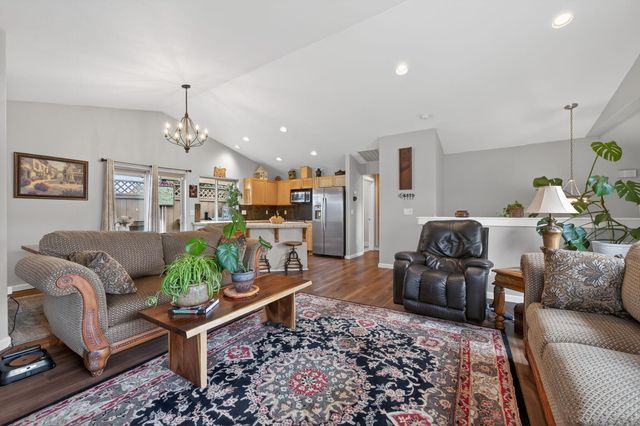 20726 Russell Drive, Bend, OR 97701