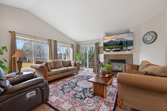 20726 Russell Drive, Bend, OR 97701