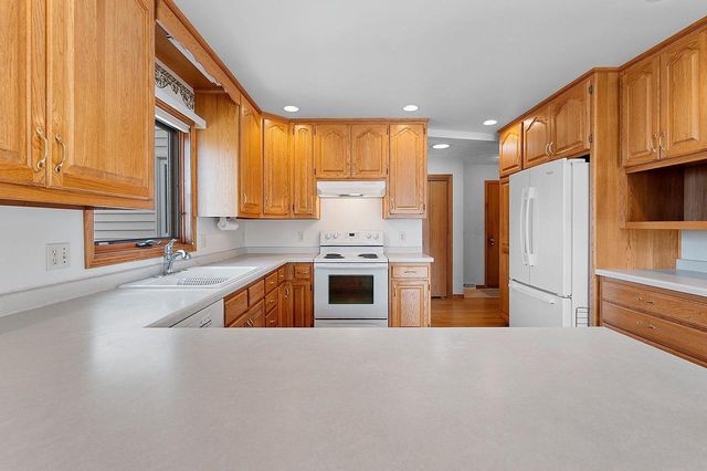 3133 SELMA COURT, Appleton, WI 54914