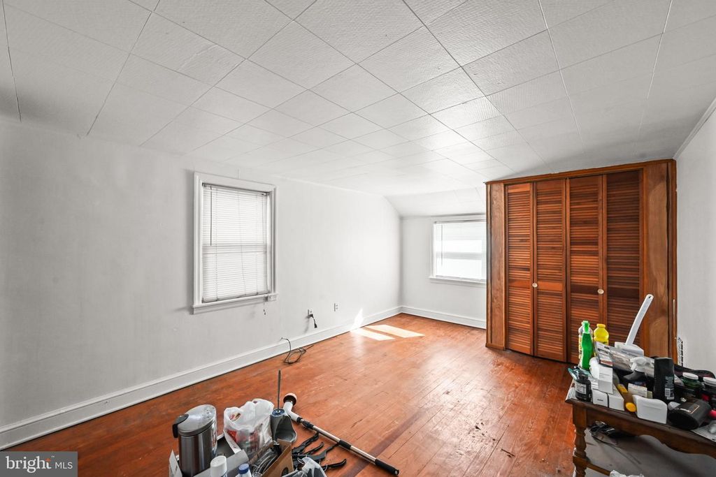 Image 14 of property listing at 351 LIBERTY CT, York, PA 17403