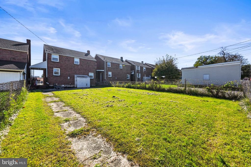 Image 22 of property listing at 351 LIBERTY CT, York, PA 17403