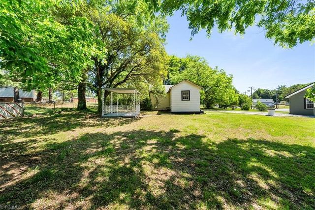628 Elm Street, Graham, NC 27253