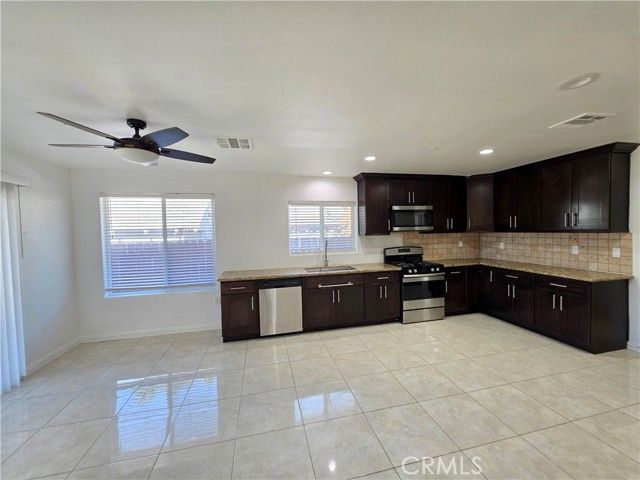 355 S Inez, Hemet, CA 92543