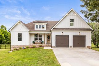 185 Hunting Ridge Circle, Rock Spring, GA 30739