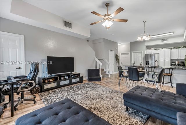 7401 Palomino Dr 114-1, Davie, FL 33024