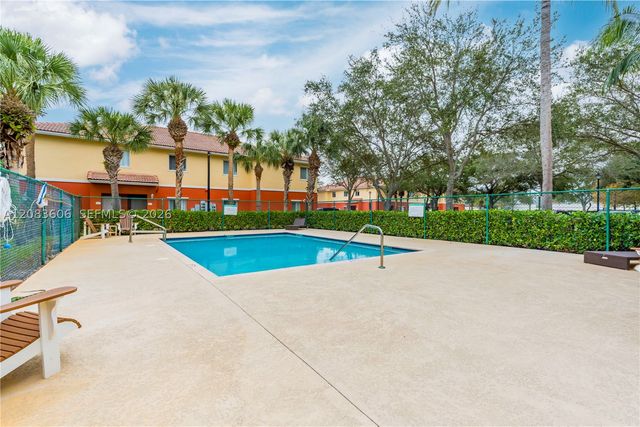 7401 Palomino Dr 114-1, Davie, FL 33024