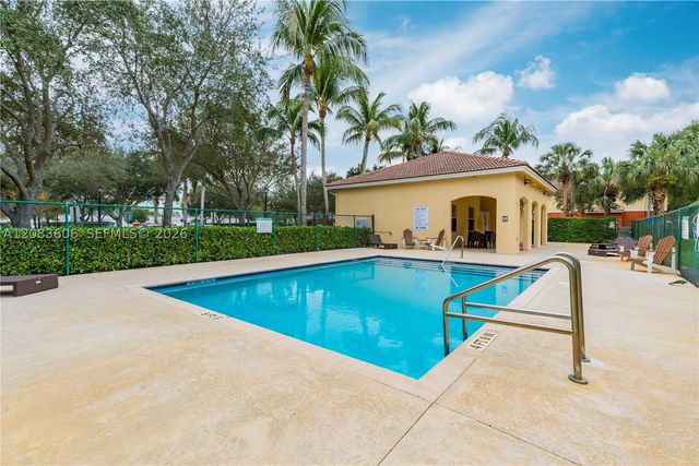 7401 Palomino Dr 114-1, Davie, FL 33024