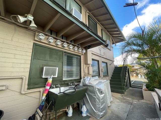 2908 Varsity Circle, Honolulu, HI 96826