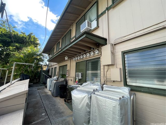 2908 Varsity Circle, Honolulu, HI 96826