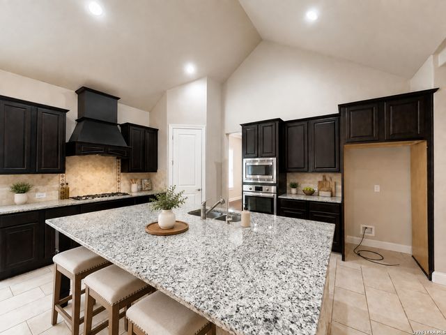 8510 Carmel Grove, Boerne, TX 78015