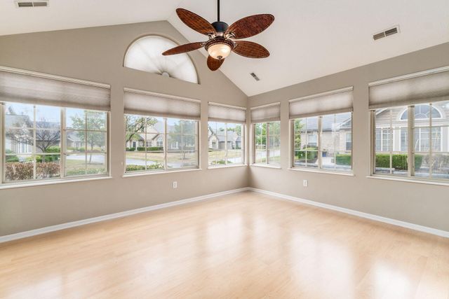 6516 Lakeview Circle, Canal Winchester, OH 43110