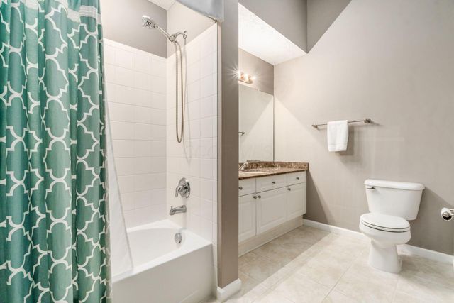 6516 Lakeview Circle, Canal Winchester, OH 43110