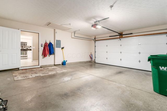 6516 Lakeview Circle, Canal Winchester, OH 43110