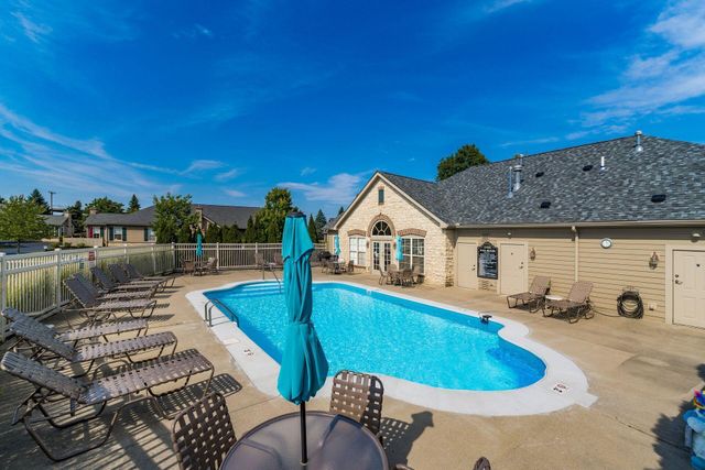 6516 Lakeview Circle, Canal Winchester, OH 43110