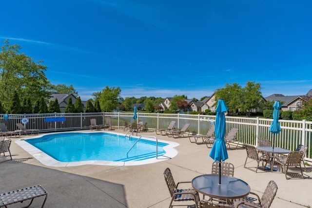 6516 Lakeview Circle, Canal Winchester, OH 43110