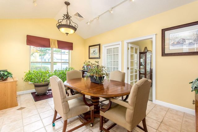 6516 Lakeview Circle, Canal Winchester, OH 43110